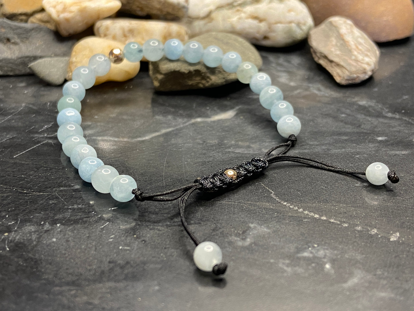 Aquamarin Edelstein Armband mit echten Gold Perlen
