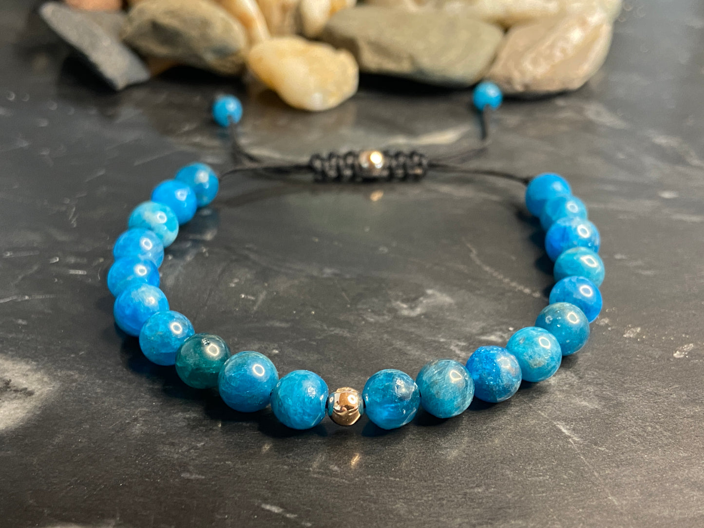 Apatit Edelstein Armband mit echten Gold Perlen