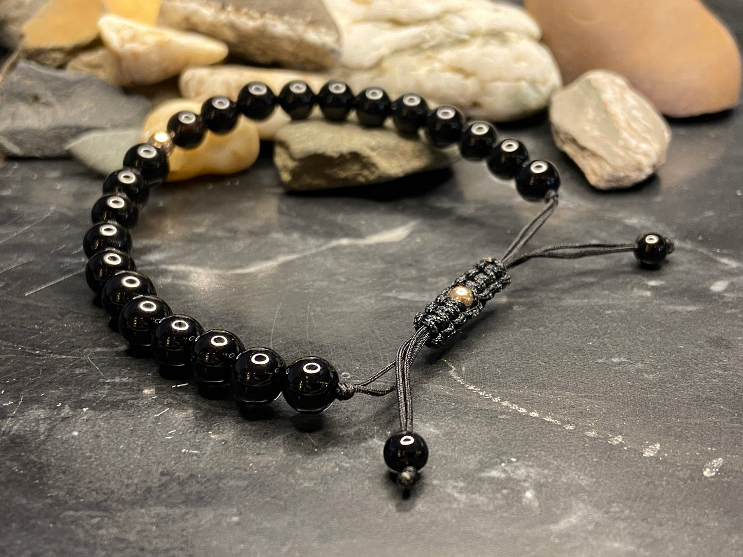 Onyx Edelstein Armband mit echten Gold Perlen