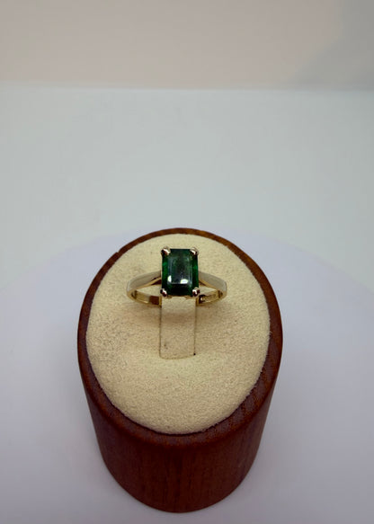 Goldring mit Smaragd